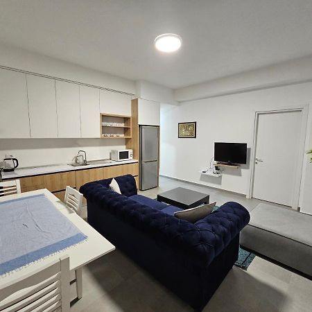 Daily Apartment In Center Tirana Exterior photo