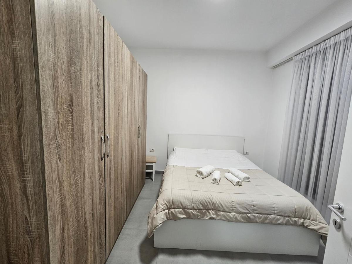 Daily Apartment In Center Tirana Exterior photo